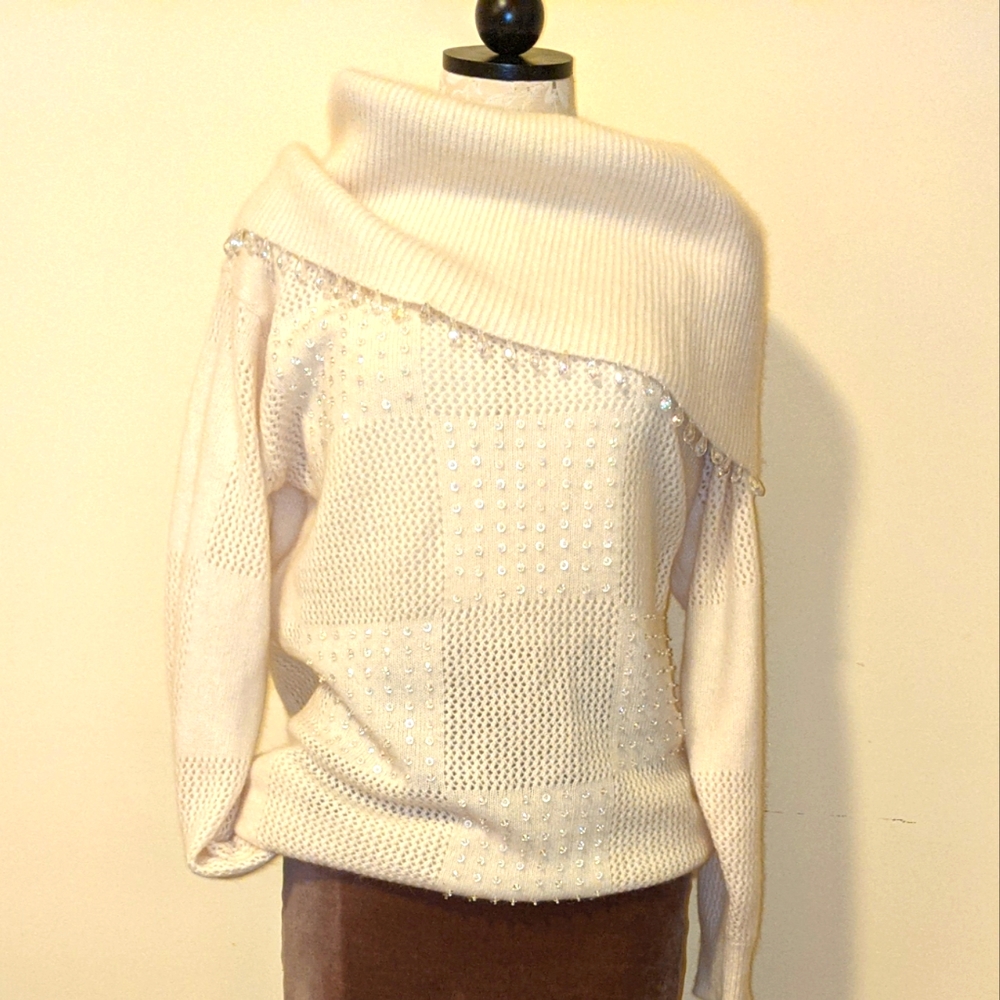 90s Spree International shoulder collar sweater